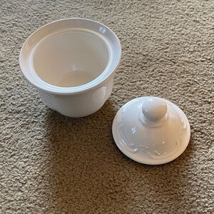 White Ceramic Lidded Sugar Dish Pflatzgraff